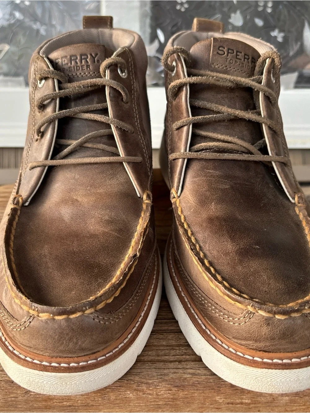 Sperry Brown Leather Suede Chukka Boots with White Sole Men’s 10 M Plush Wave